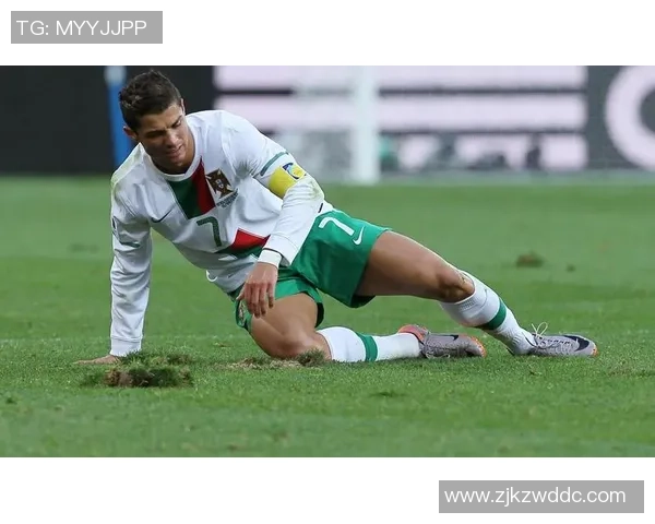 足球巨星绝技大揭秘 每位球员的标志性技巧与独门绝招解析 足球巨星绝技大揭秘 每位球员的标志性技巧与独门绝招解析