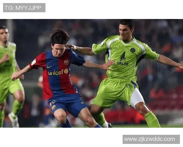 猜猜谁进球了 足球场上那些闪耀的明星瞬间