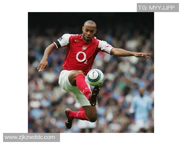 足球球星爆肥引发热议 曾经的闪电快马如今成为肥胖典型