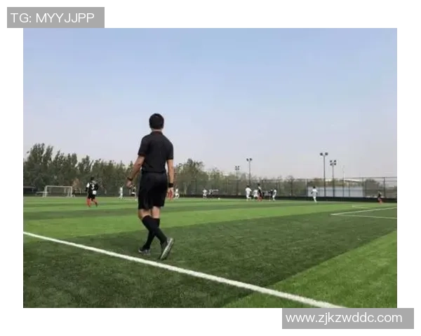 左伊闪耀绿茵赛场展现非凡实力引领球队奋勇前行 左伊闪耀绿茵赛场展现非凡实力引领球队奋勇前行