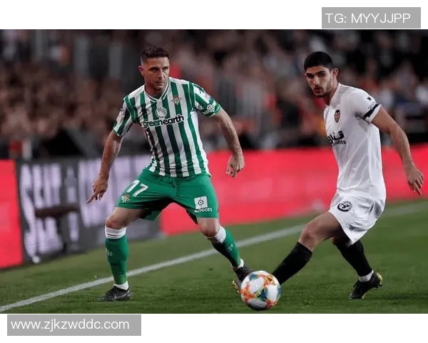 美职联球星风采:探索美国足球联赛中的顶级球员与他们的精彩表现 美职联球星风采:探索美国足球联赛中的顶级球员与他们的精彩表现