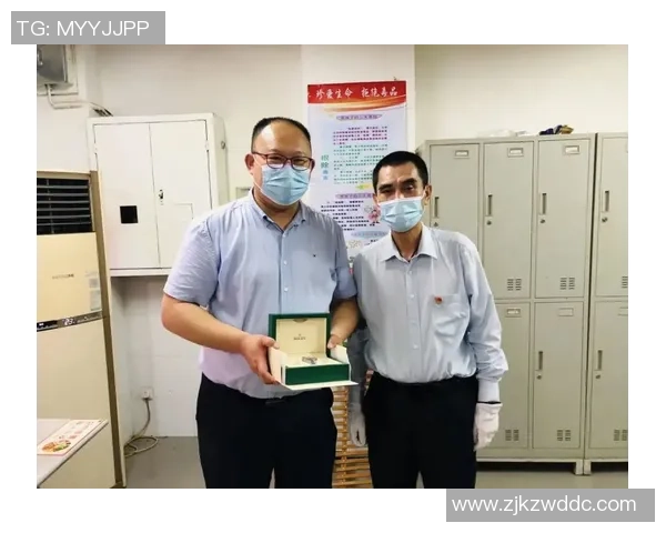 足球球星亲笔签名卡鉴定与收藏价值解析